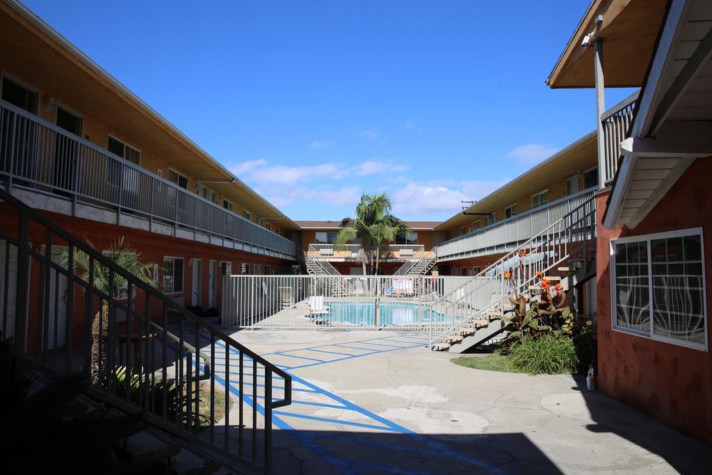 Chateau Inn & Suites Downey Exterior photo